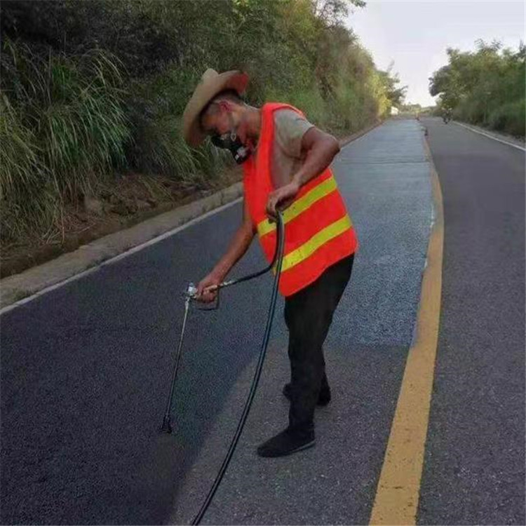 鸡西 彩色防滑路面的底涂是保障路面附着力